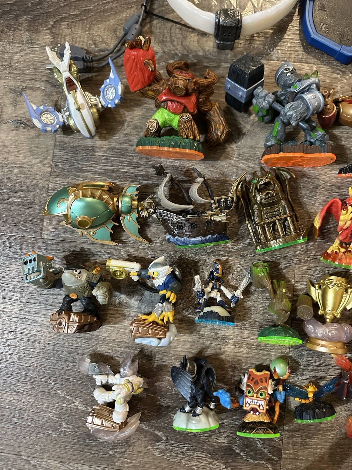 Skylanders Lot Figures Bases Activision Mixed