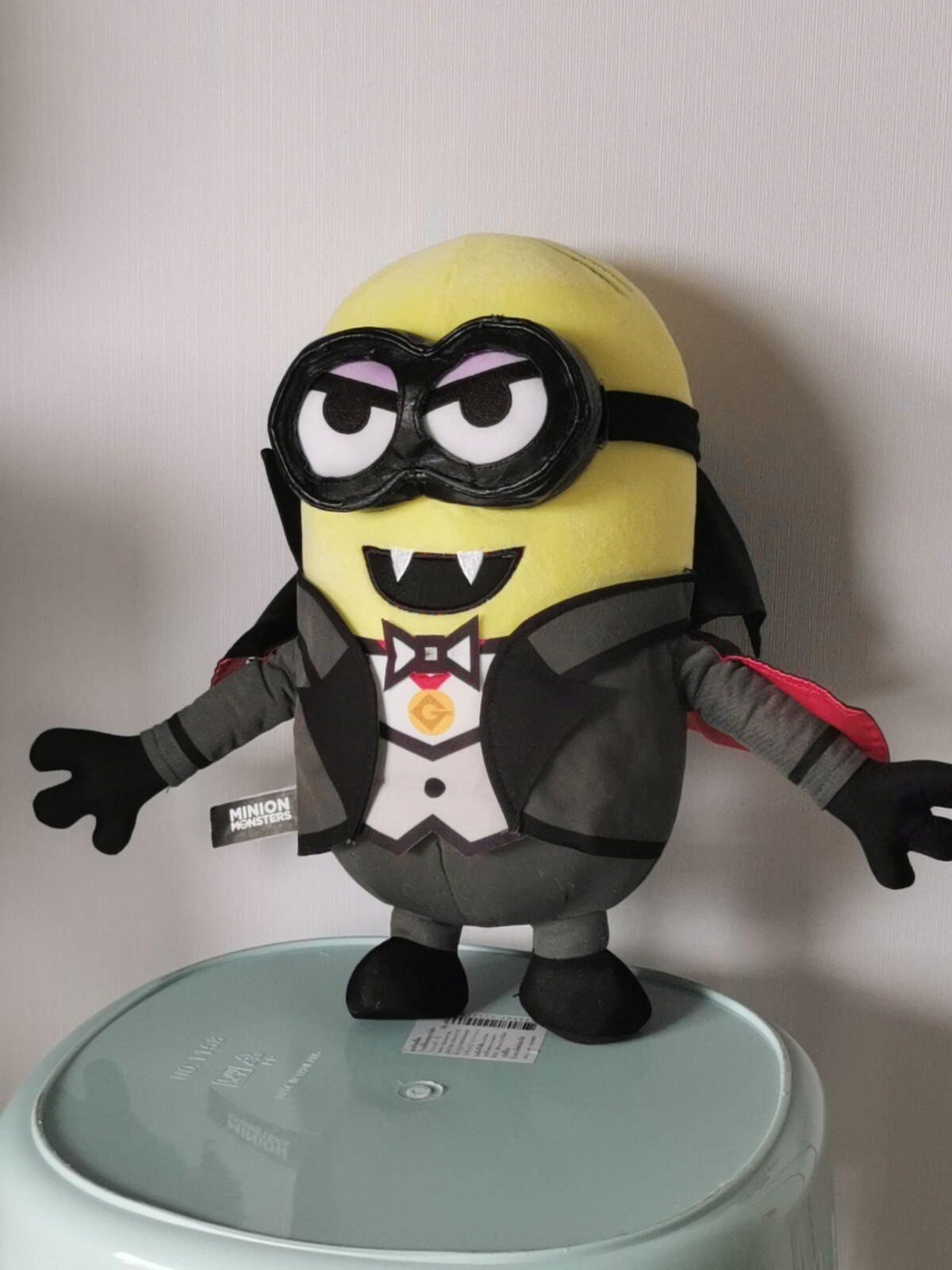 Minion Universal Singapore Studios Dracula Monster Minion Plush J1