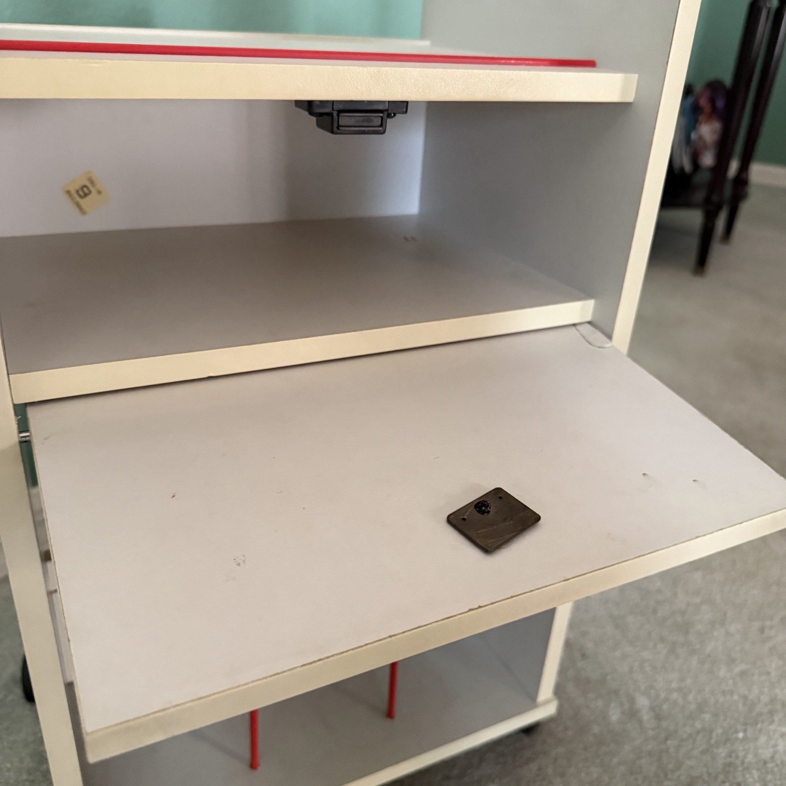 Vintage Nintendo Super Mario Brothers Rolling Console Storage Cart 1989 NES !!!!
