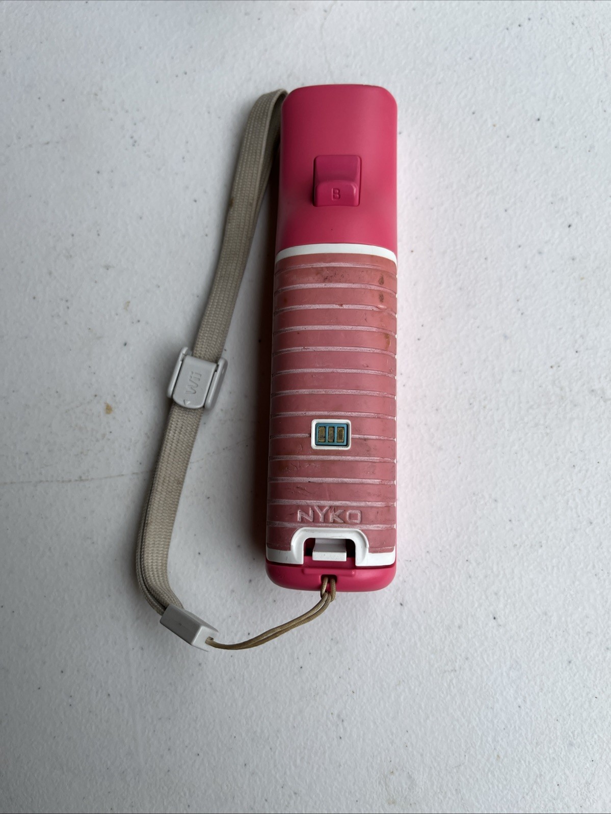Nintendo Wii Remote Controller RVL-036 Wii Motion Pink W/ Black Nunchuck CVR