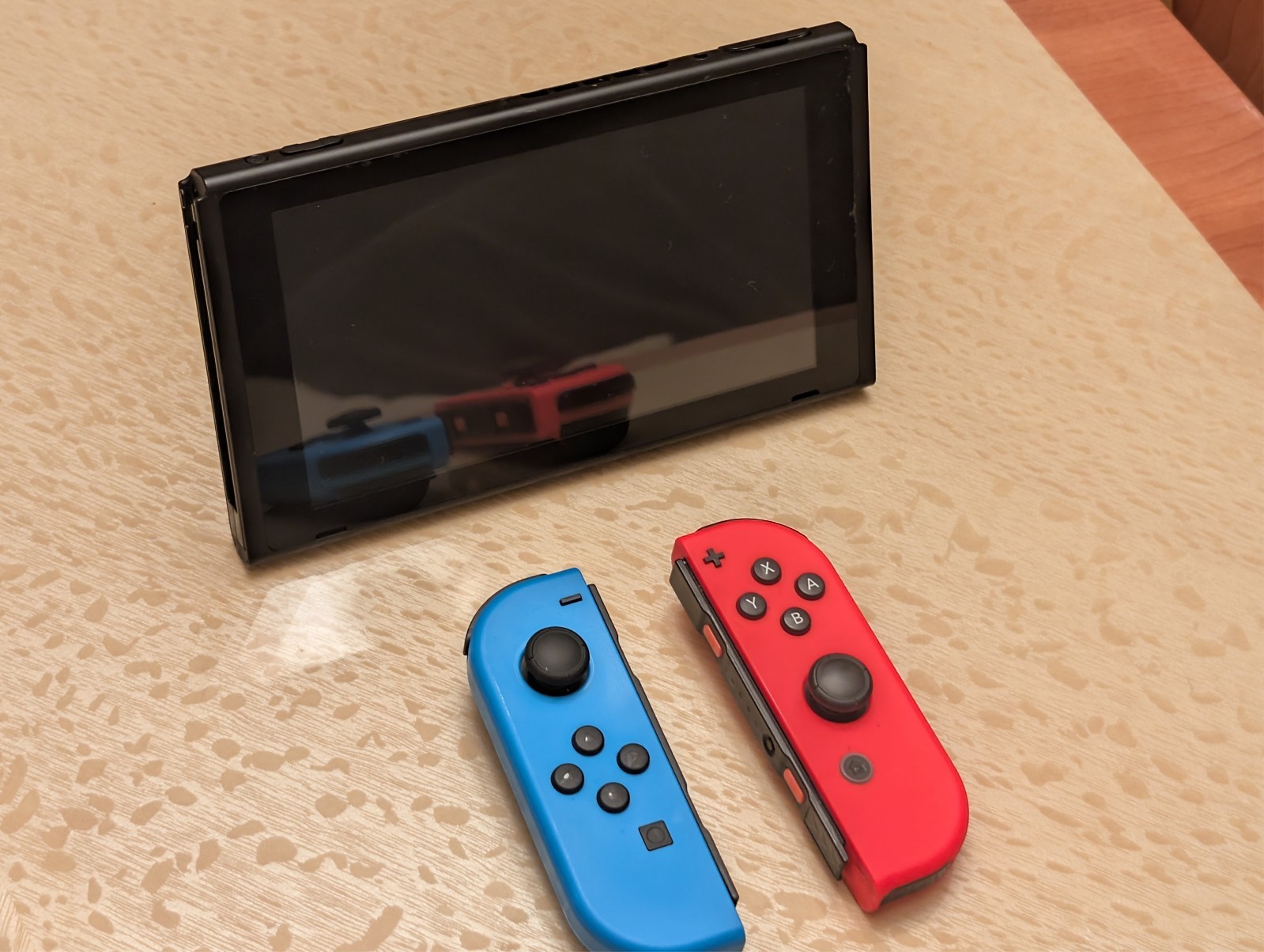 Nintendo Switch Console Neon Blue/Red + Animal Crossing + 32GB SD + Case