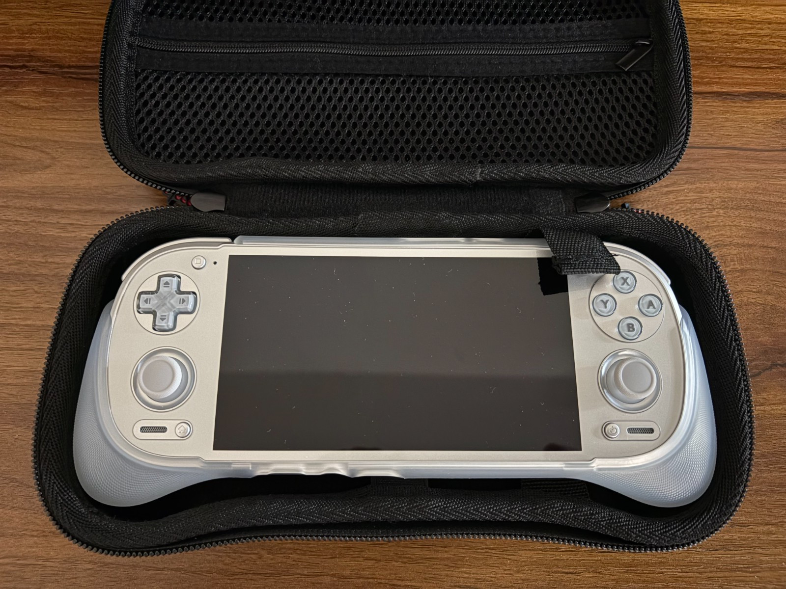 Retroid Pocket 6 8GB RAM, 128GB Silver D-Pad Top OLED With TPU Grip + Case