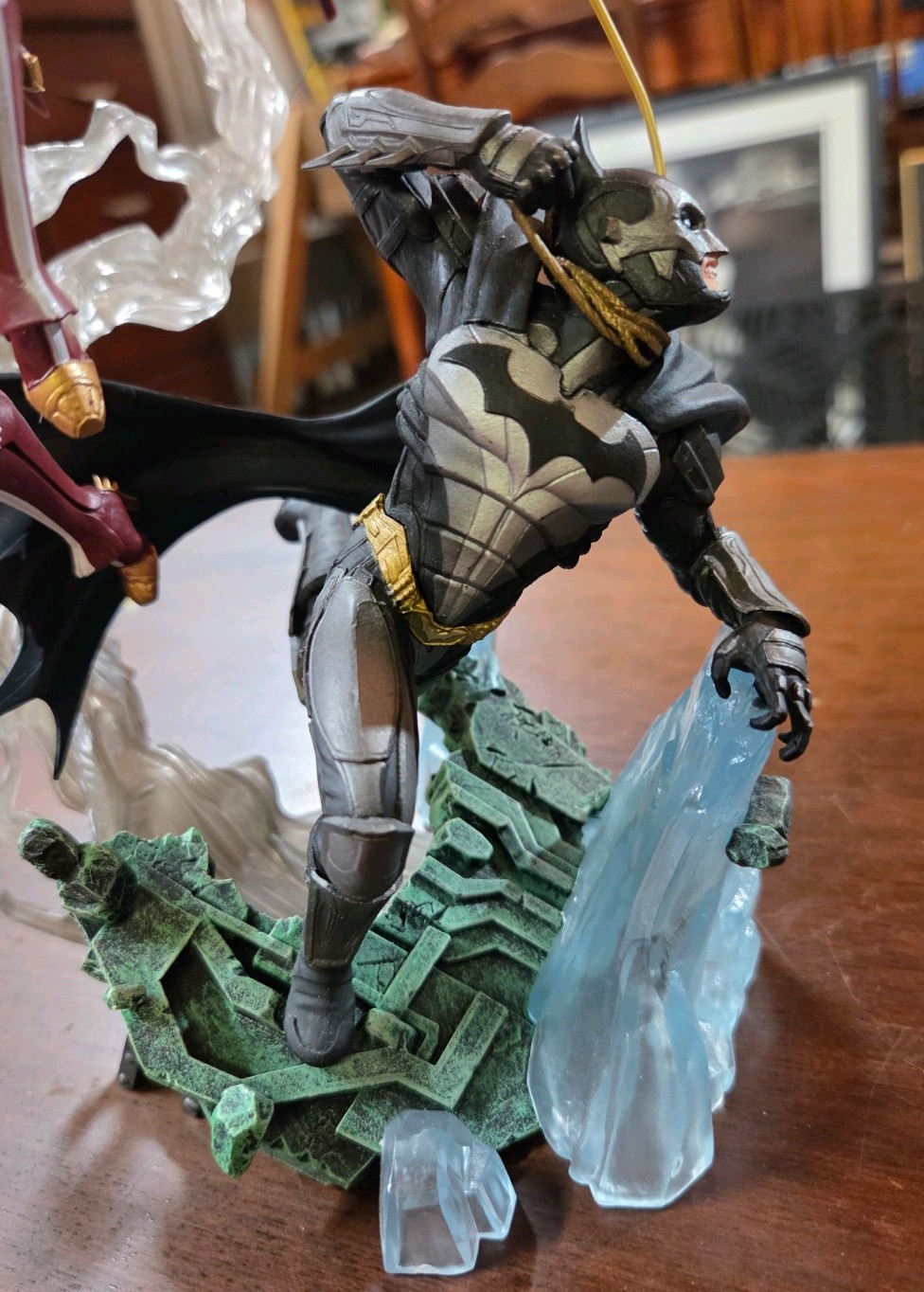 Batman and Wonder Woman Injustice: Gods Among Us Collector’s Edition Statue