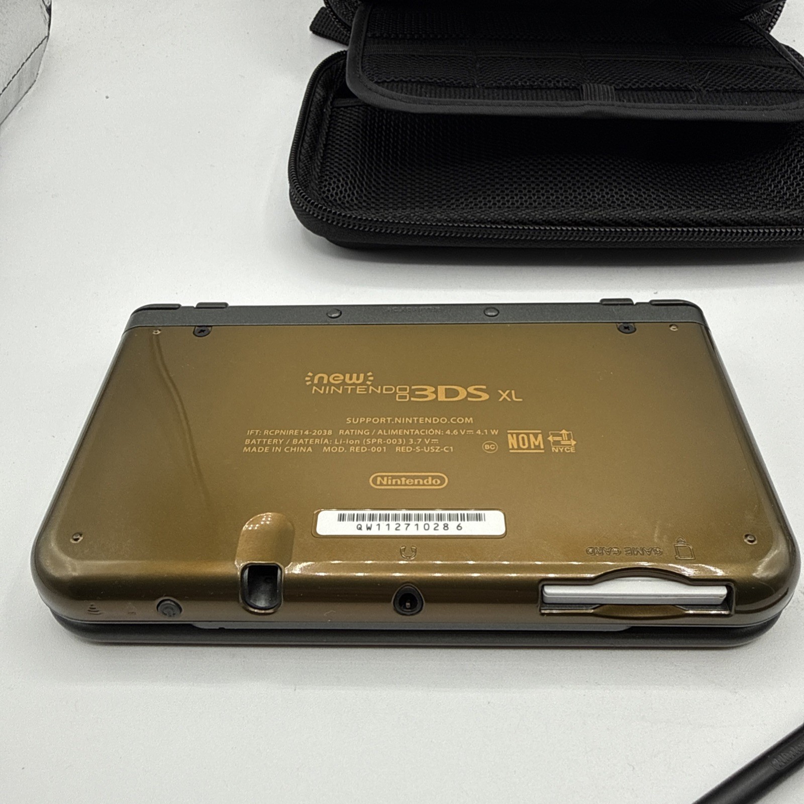 Nintendo 3DS XL Handheld Console Zelda Hyrule Edition w/charger Stylus And Case