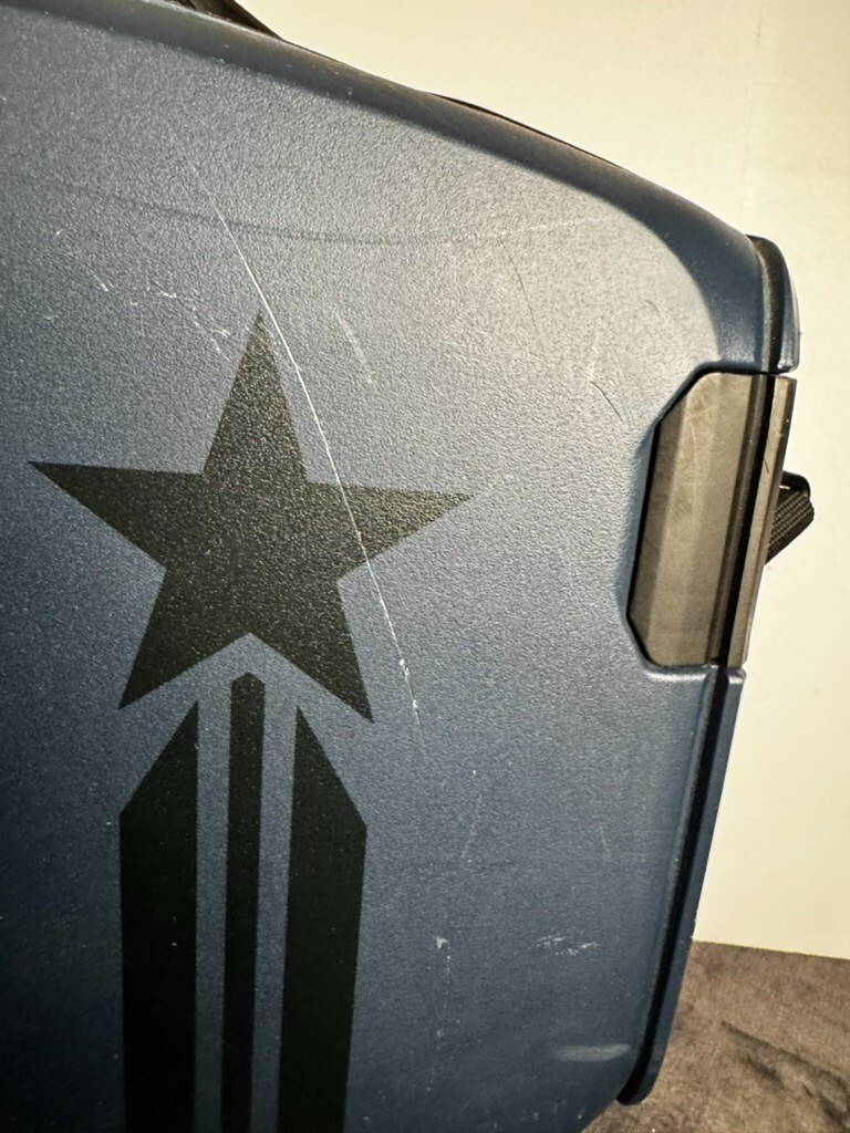 USED Halo UNSC Limited Edition: GAEMS Vanguard G190 LCD Gaming Case NO CORDS