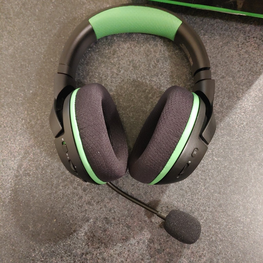 Razer Kaira Wireless Gaming Headset for Xbox Series X/S – Black/Green