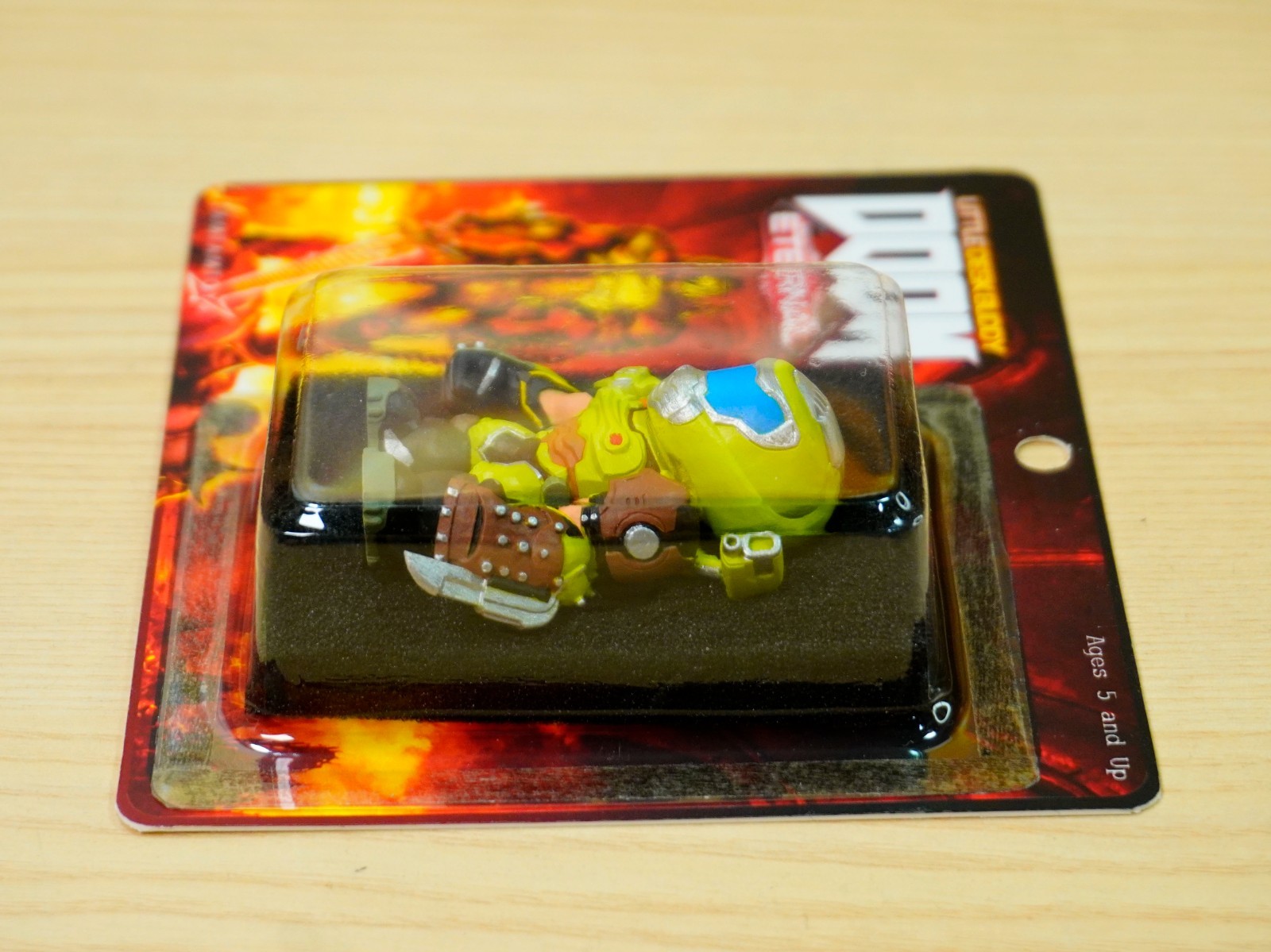 Handmade DOOM Eternal Resin Figure – With CARDBOARD Package – Little Desk Buddy