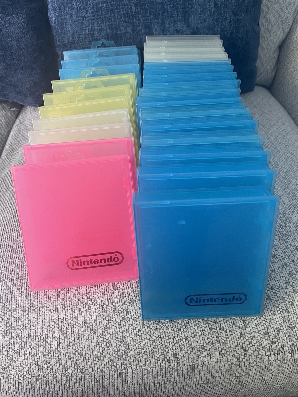 Nes Nintendo Games Hard Plastic Clamshell Case Lot of 25 -23 OEM, 2 Generic