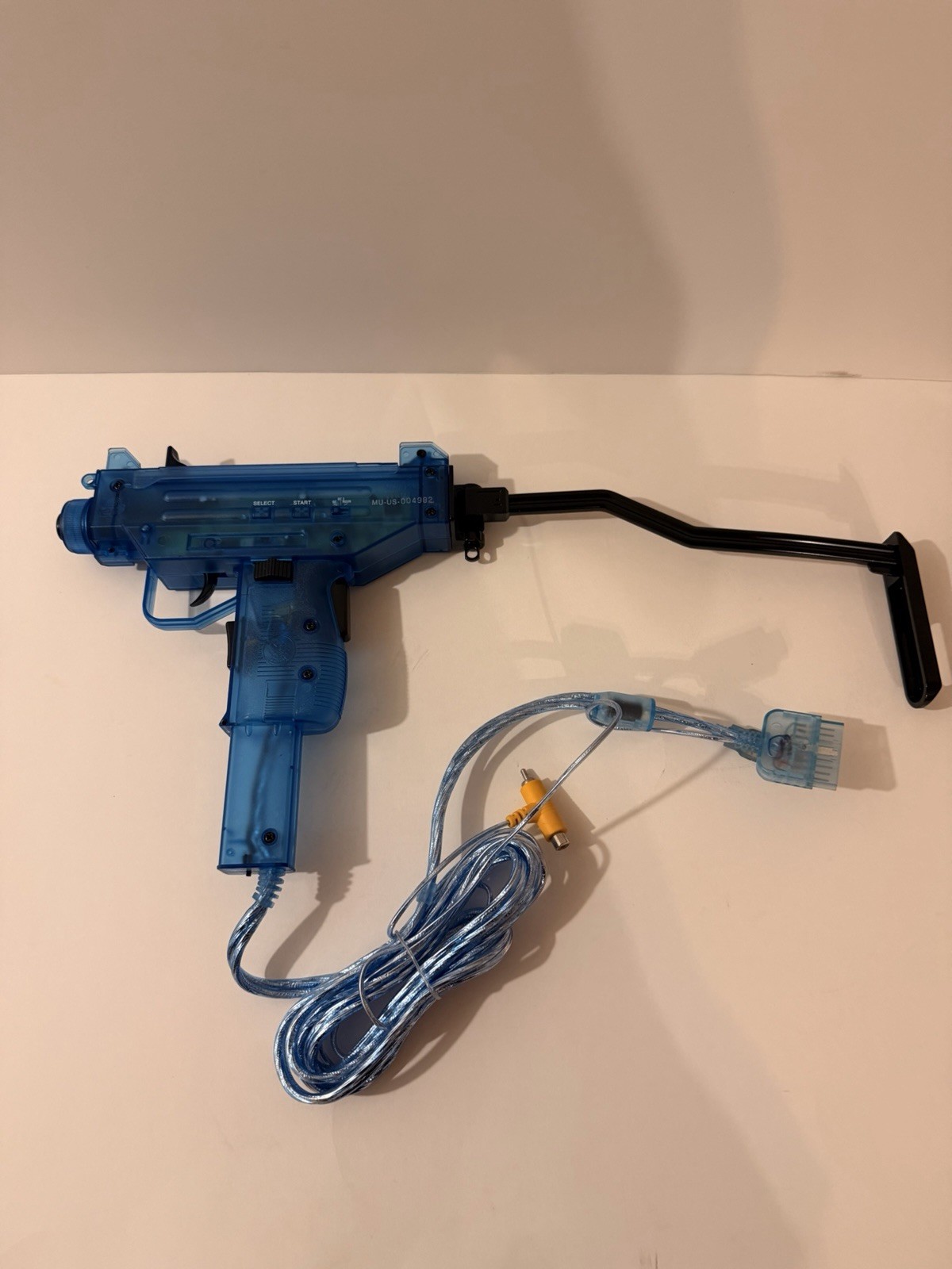 Action Arms Ltd Light Gun Controller Blue Wired On/Off Switch GameCube Wii