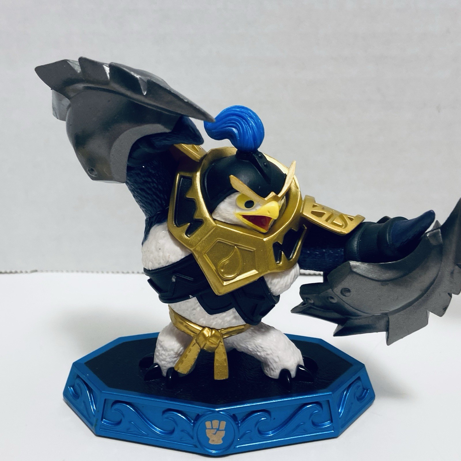 Mixed bundled lot of 11 Skylanders Activision Toy action figures & Vehicles