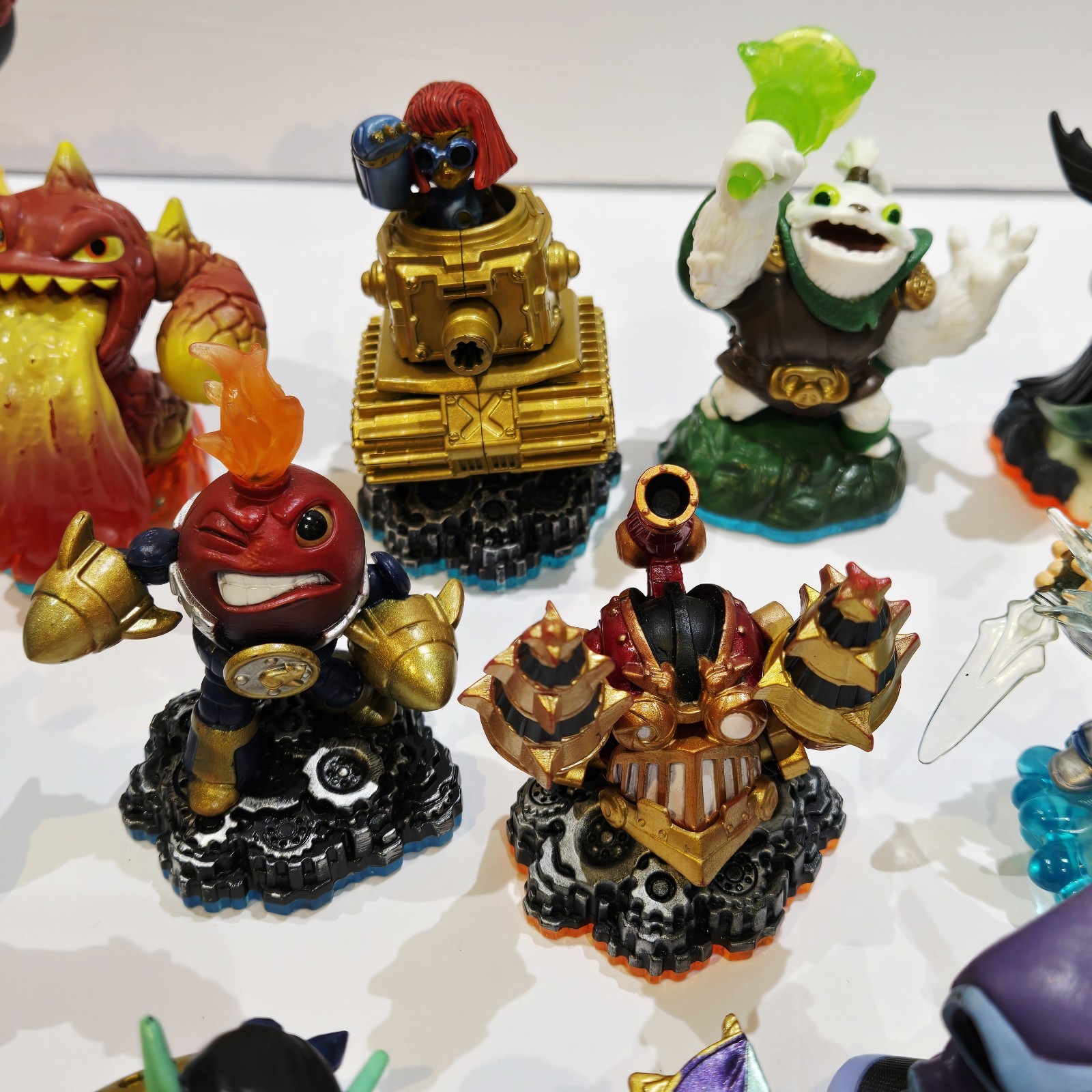 Skylanders Spyro’s Adventure & Giants Variety Lot Of 24 Figures Orange Blue Base