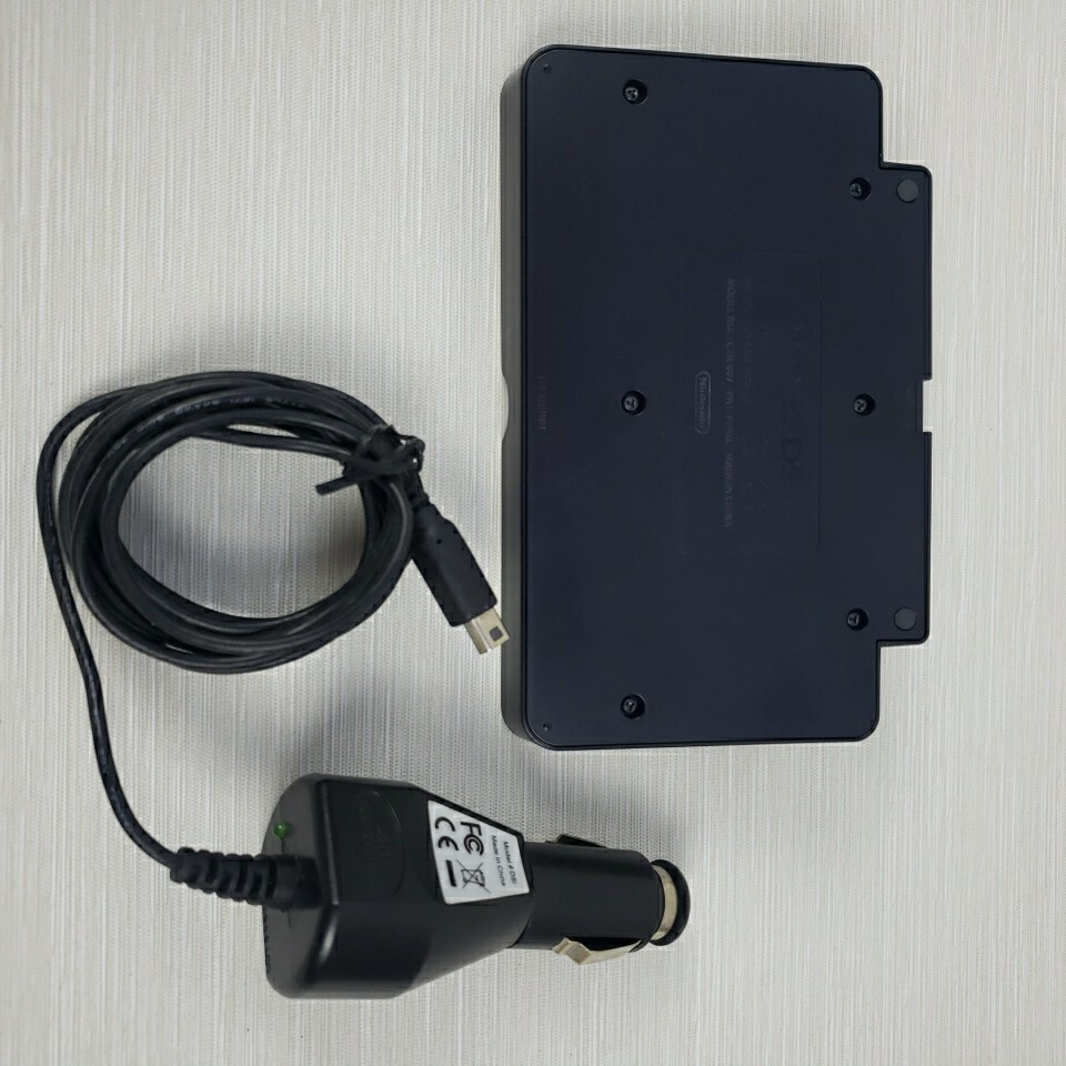 Nintendo 3DS Car Charging Cradle Docking Station Black CTR-007 4.6V 900mA