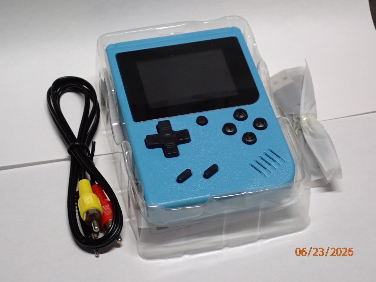 Retro Handheld Game Console, 3.0″ LCD, Portable, 400 Classic Video Games Mini