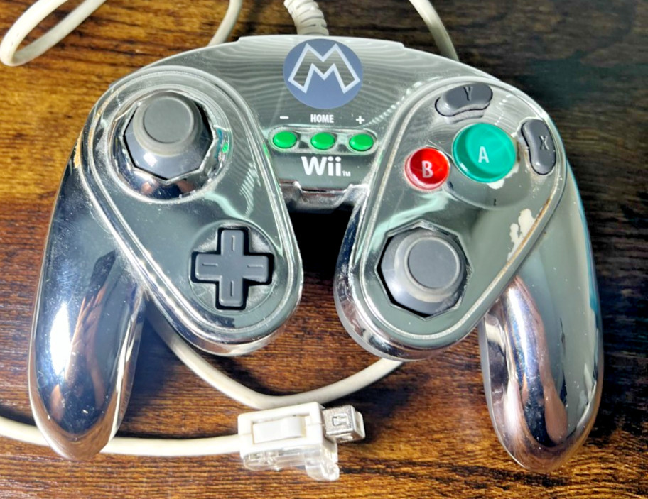 Nintendo Wii U GameCube Style PDP METAL MARIO Chrome Wired Fight Pad Controller