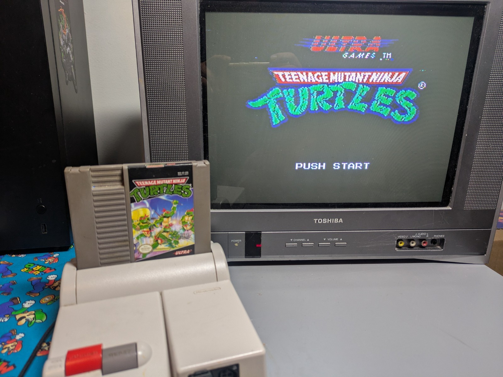 Teenage Mutant Ninja Turtles TMNT 1 & 2 Lot (Nintendo, NES) Authentic Tested