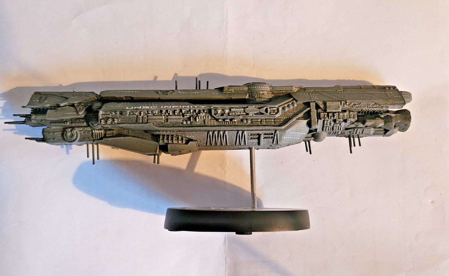 Dark Horse Deluxe Microsoft Halo UNSC Infinity 9″ Replica Ship Statue 2016