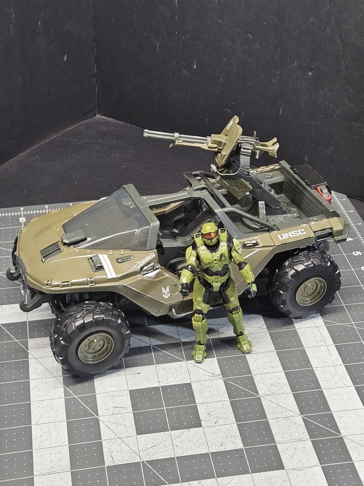 Halo Master Chief Action Figure & Warthog Vehicle Jazwares World of Halo Set