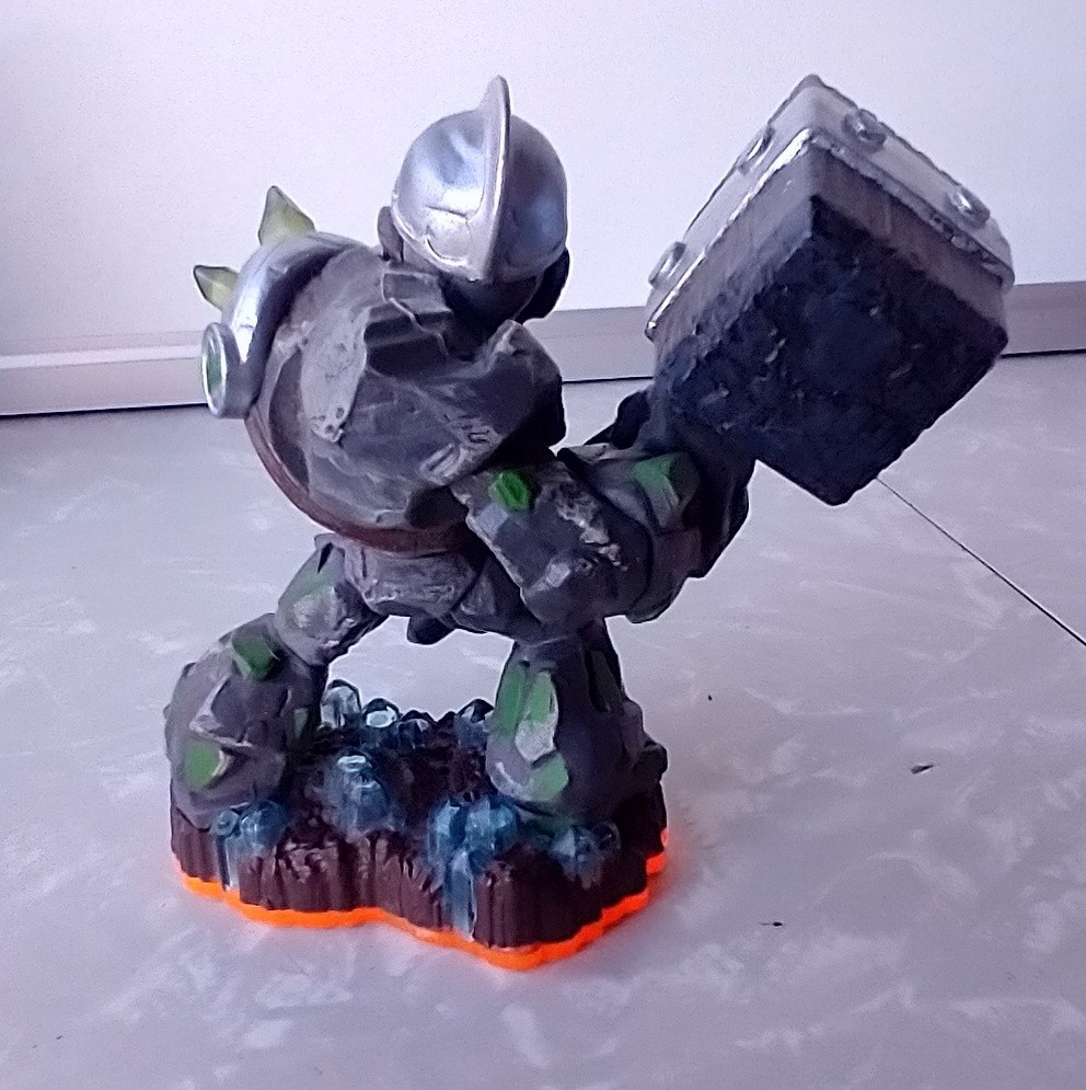 Skylanders Character Skylander Granite Crusher Loose