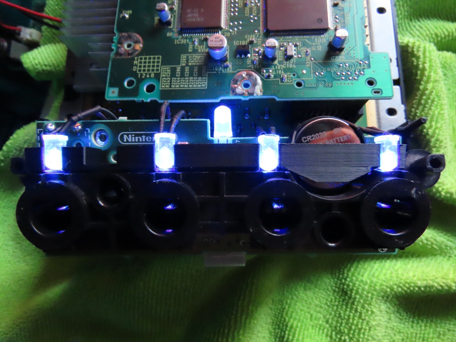 ULTRAVIOLET UV Nintendo GameCube LED Light Mod Modification for controller ports