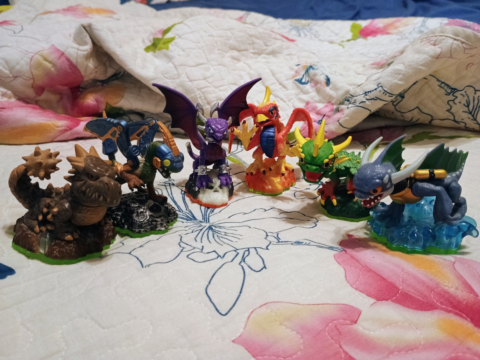 Skylanders Dragon Lot of 6 Figures:Drobot/Bash/Sunburn/Zap/Camo/Cynder