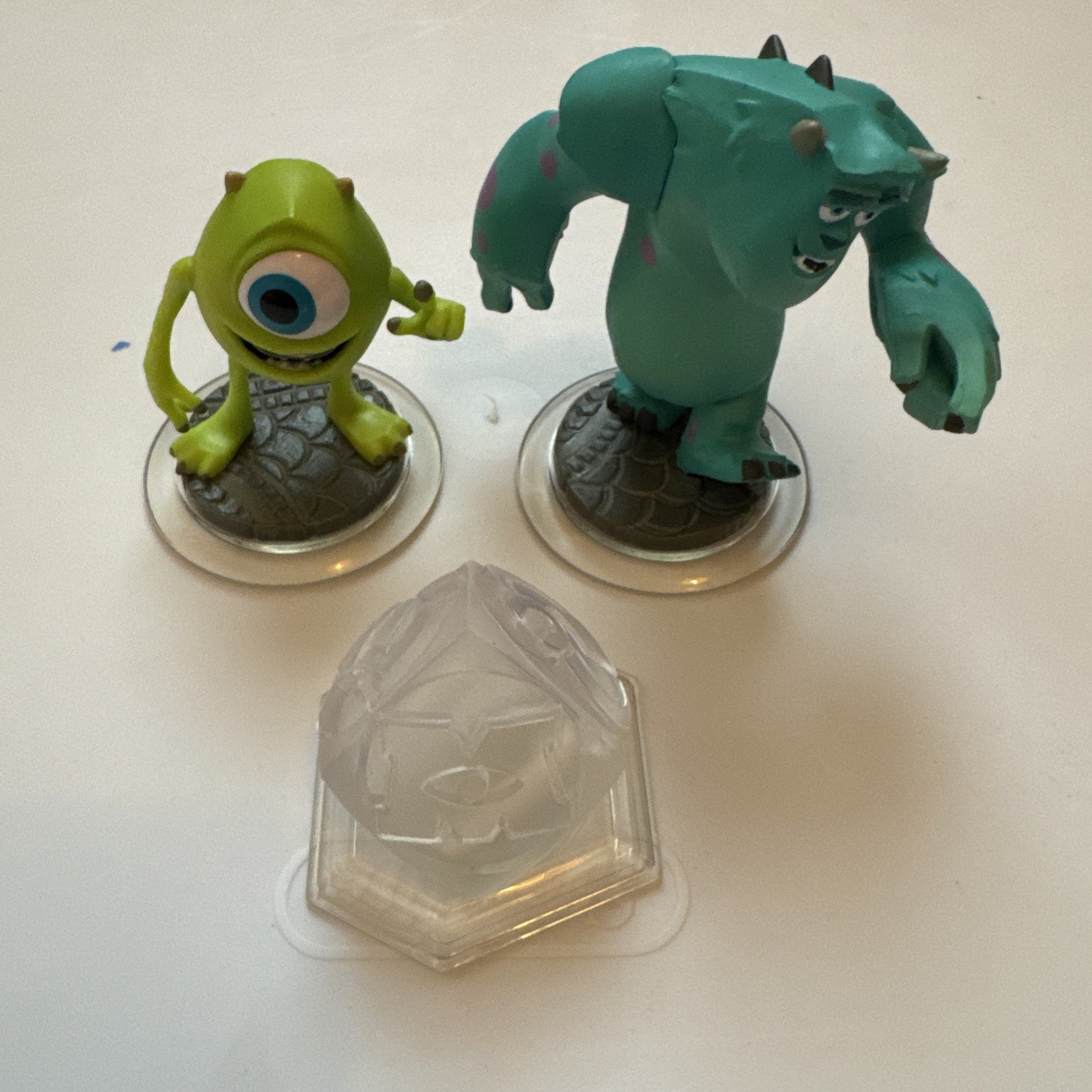 Disney Infinity 1.0 Bundle Xbox 360 Game, Base, Figures, Play Sets & Power Discs