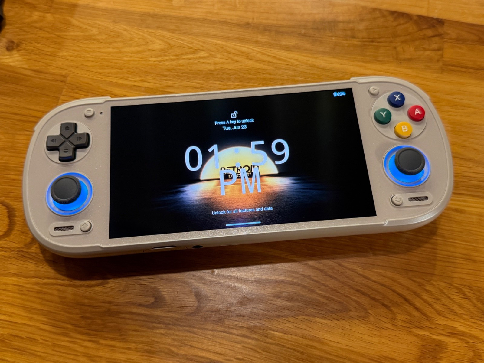 Retroid Pocket 6 8gb Memory Classic with Analog Stick on Top Never Used In Box