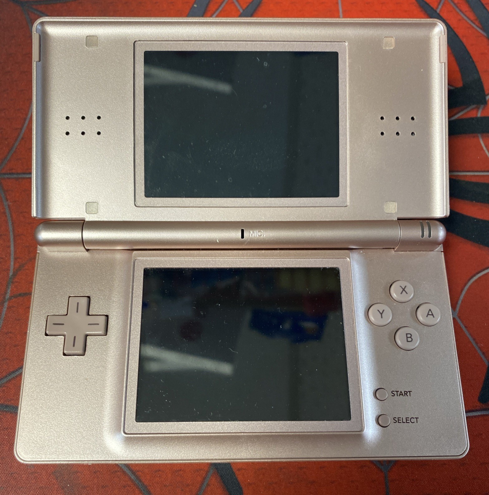 Nintendo DS Lite USG-001 – Metallic Pink *Very Nice*