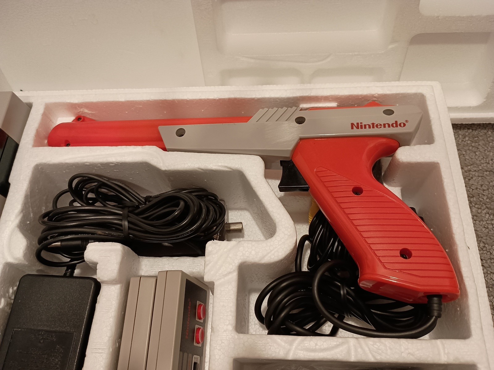 Nintendo Entertainment System Action Set Console Bundle – Great Shape!