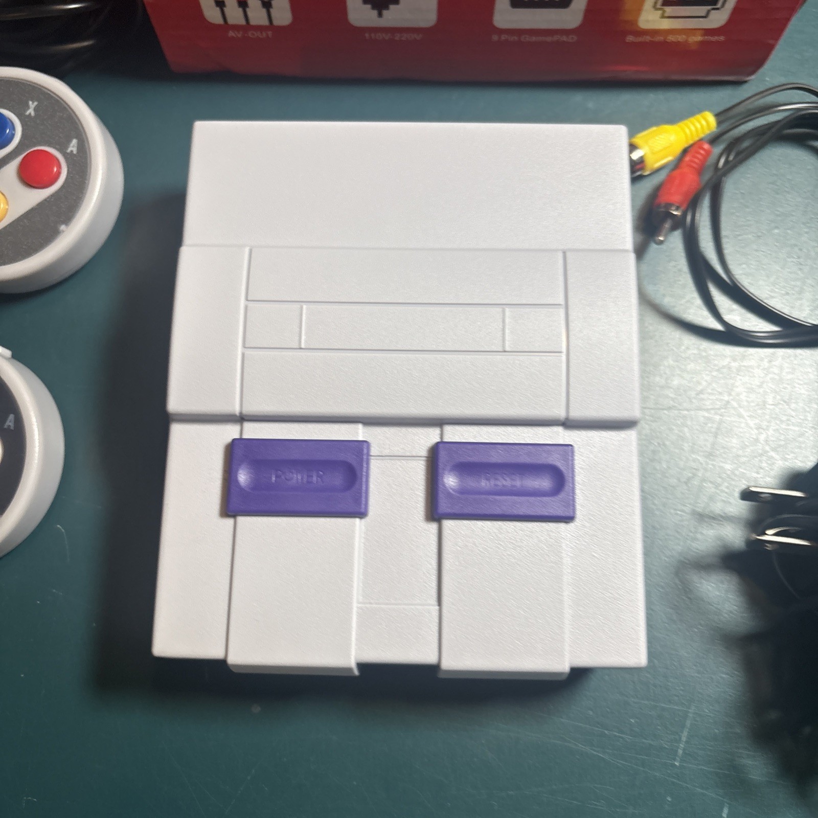Super Mini SN-01 SNES Console, Built-In 500 Games, 2 Controllers, AV-Out