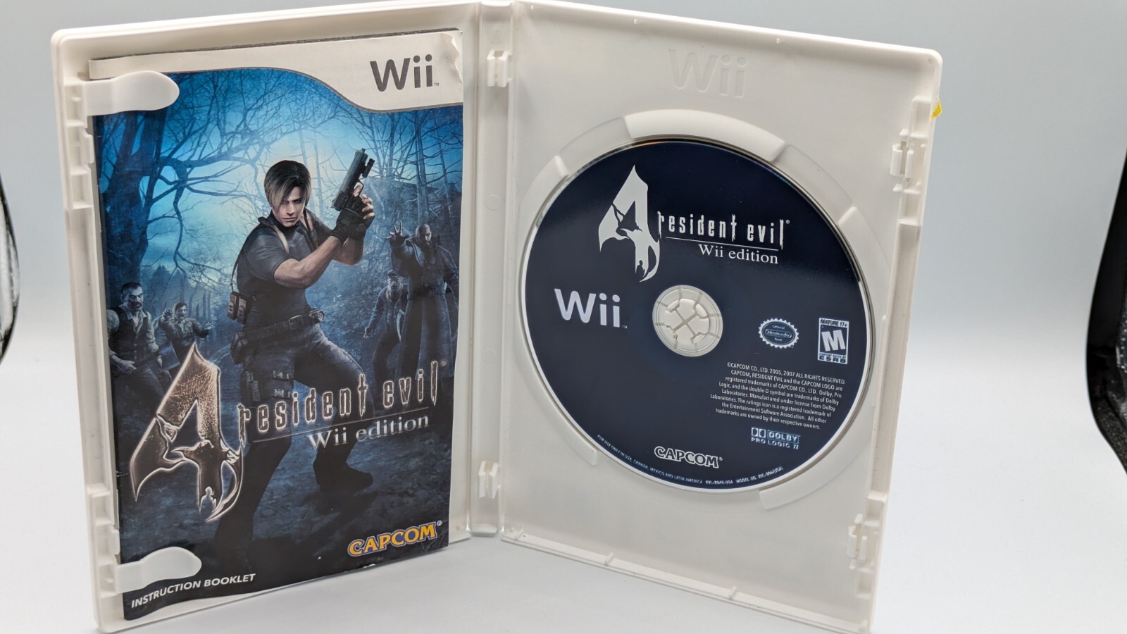 Resident Evil 4 Wii Edition (Nintendo Wii, 2007) CIB Complete w Manual & Tested