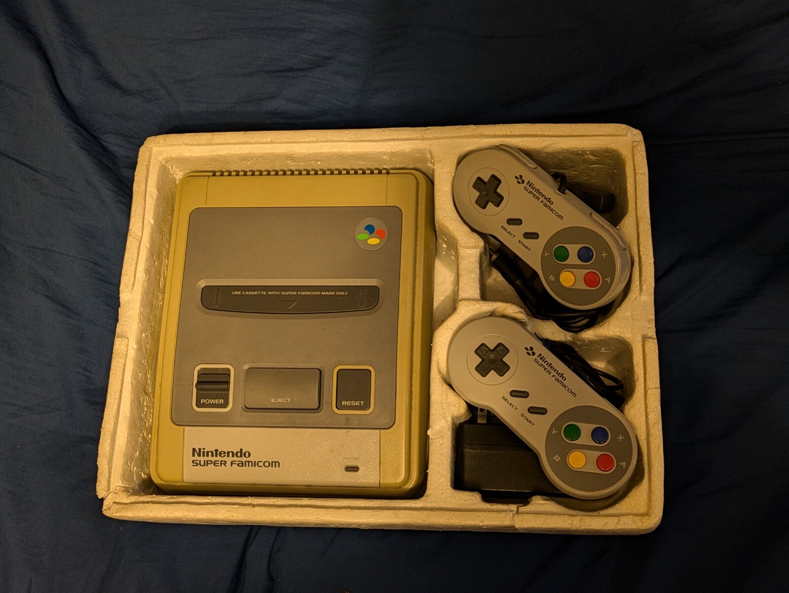 Nintendo Super Famicom Japanese Console System boxed bundle Street Fighter II