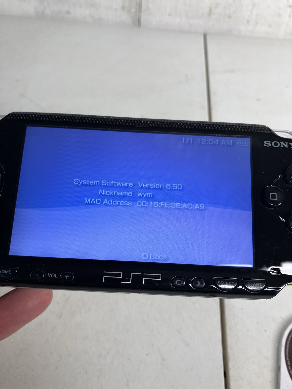 Sony PSP-1001 Black Handheld Console Bundle 1 Game GTA LIBERTY & PSP-100 Charger