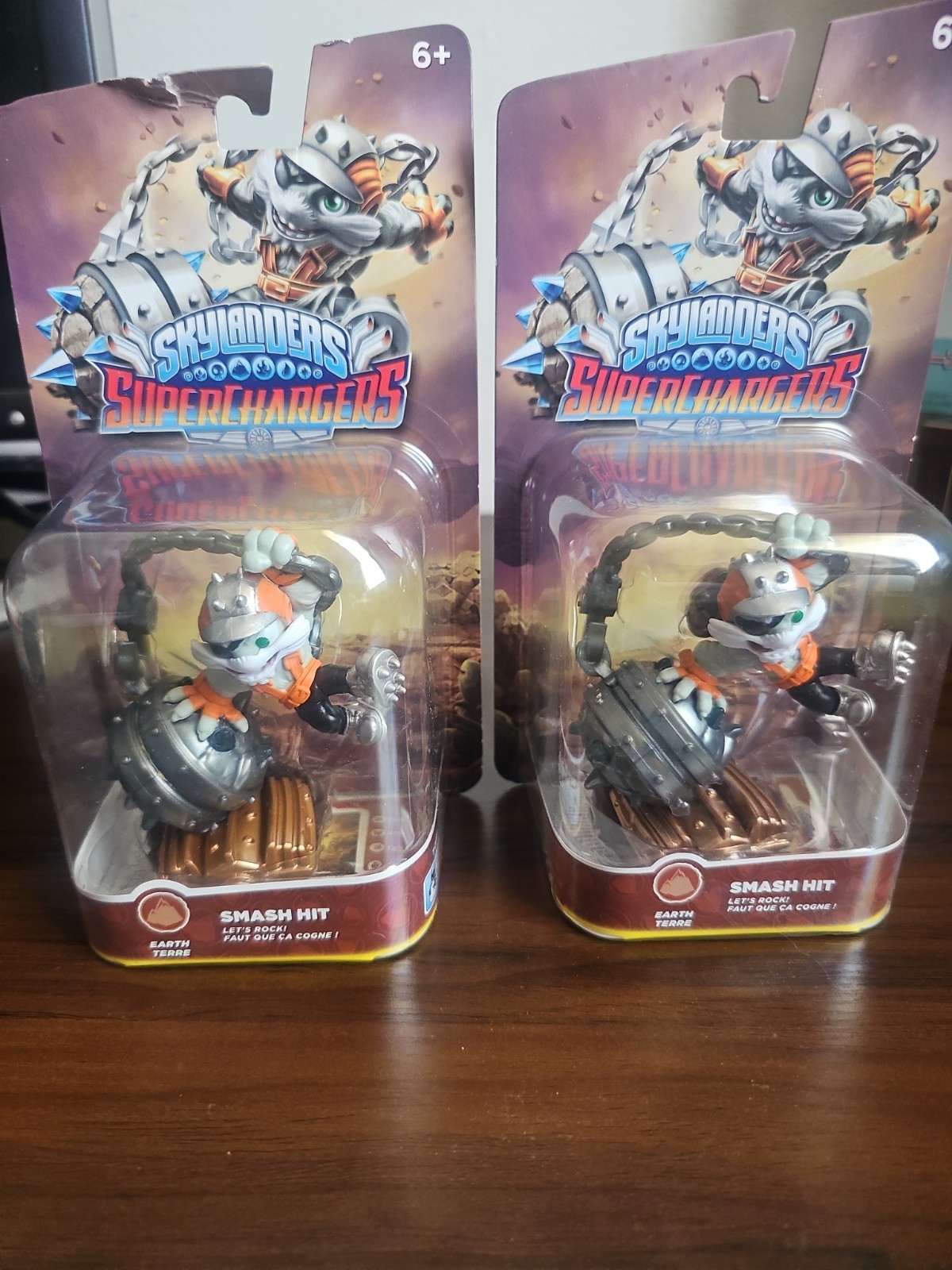 2x Skylanders SuperChargers Smash Hit Figures –1 New & 1 (Damaged Packaging)