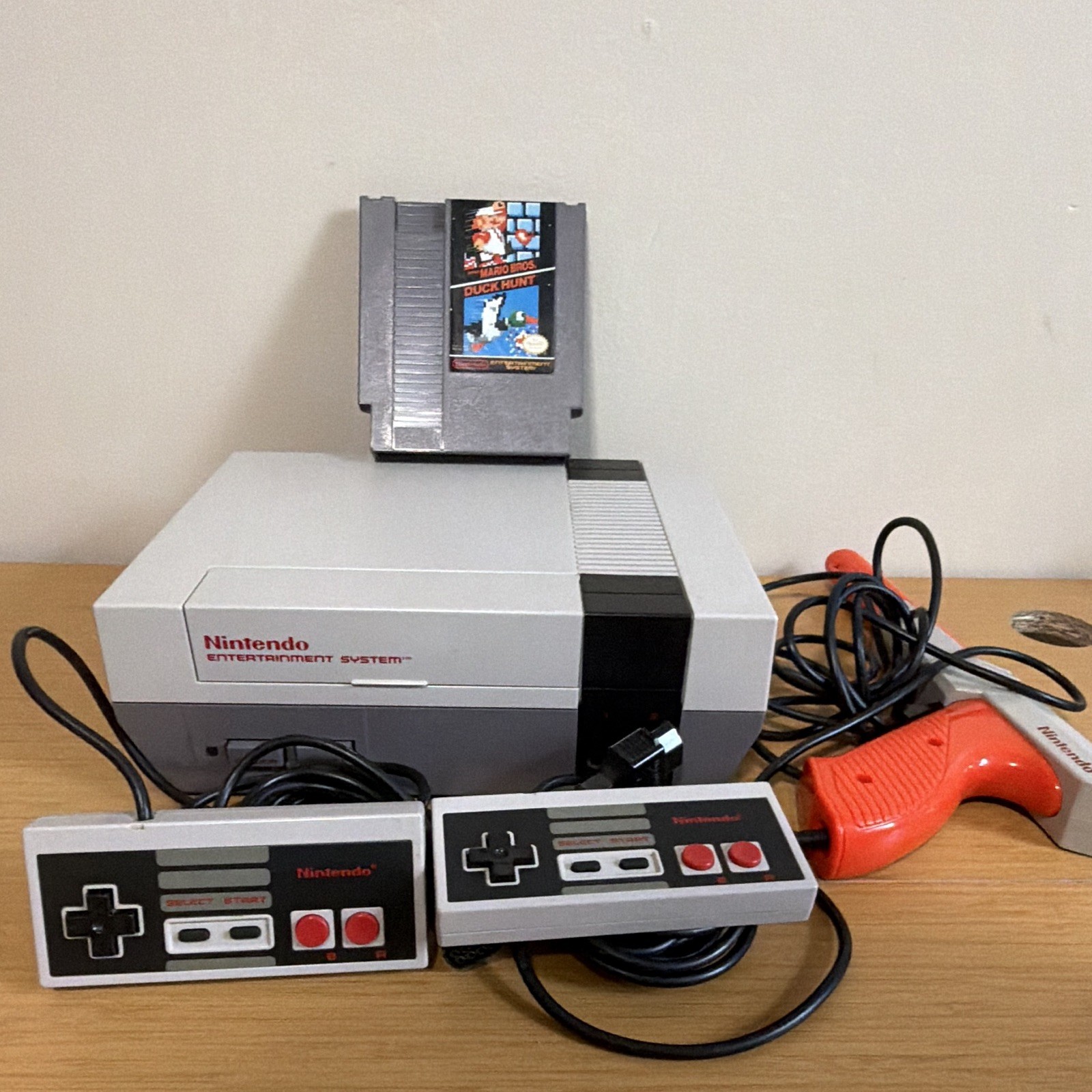 Nintendo NES Console Bundle – 2 Controller, Zapper, Mario Bros Duck Hunt TESTED