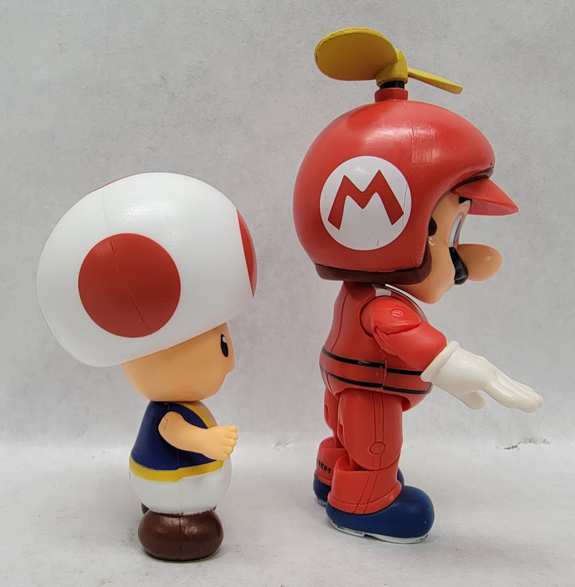 Jakks Super Mario Lot: 2018 4.5″ Propeller Mario, 2021 3″ Toad + Star & Mushroom