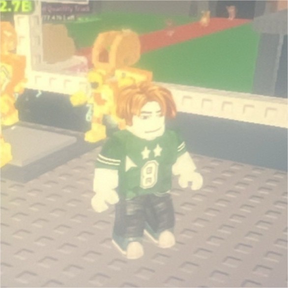 Roblox PC Simulation Multiplayer In-Game Screenshot Gold Character Collect