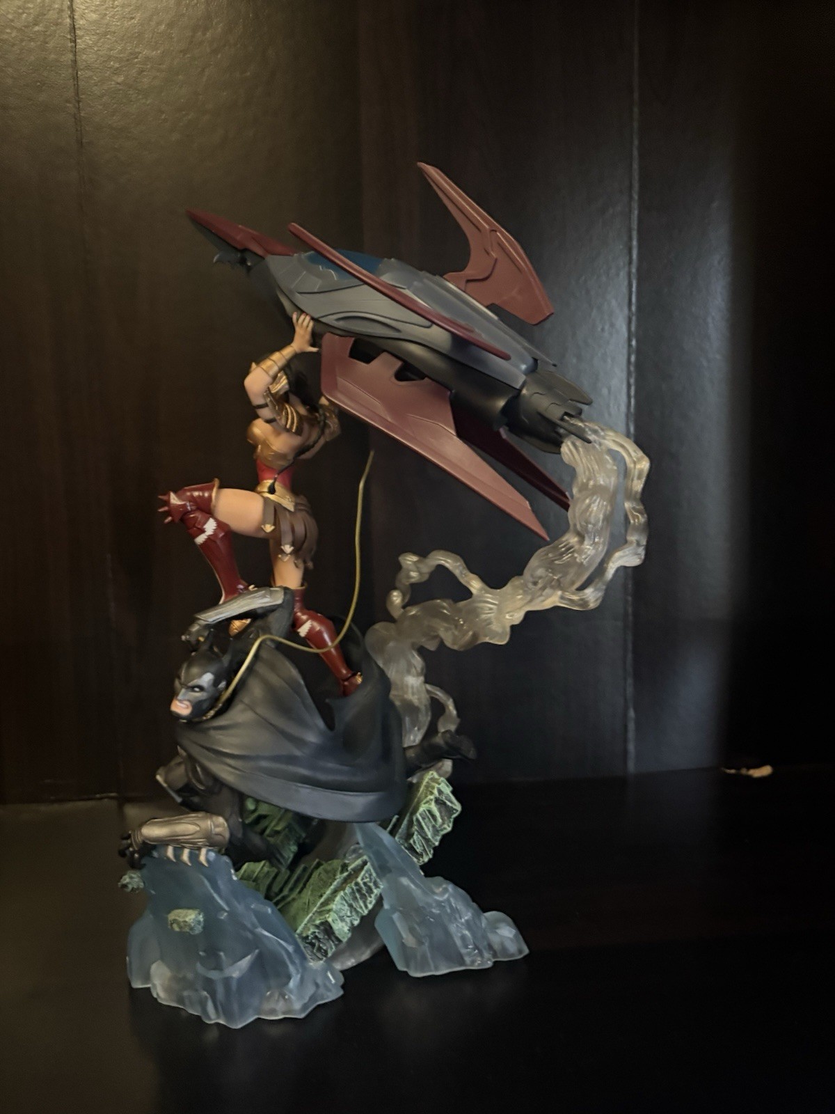 Injustice: Gods Among Us Collector’s Edition PS3 2013 Batman Wonder Woman Statue