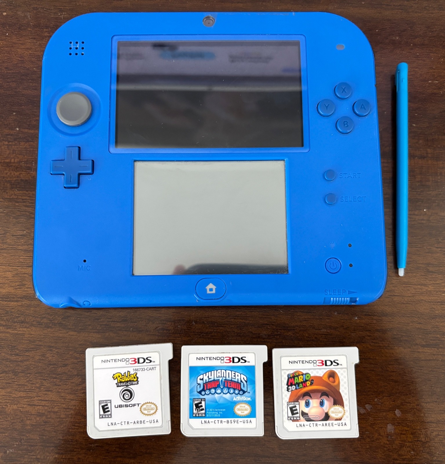 Nintendo Mario Kart 7 4GB 2DS Video Game Console – Blue + 3 Game Carts + Case