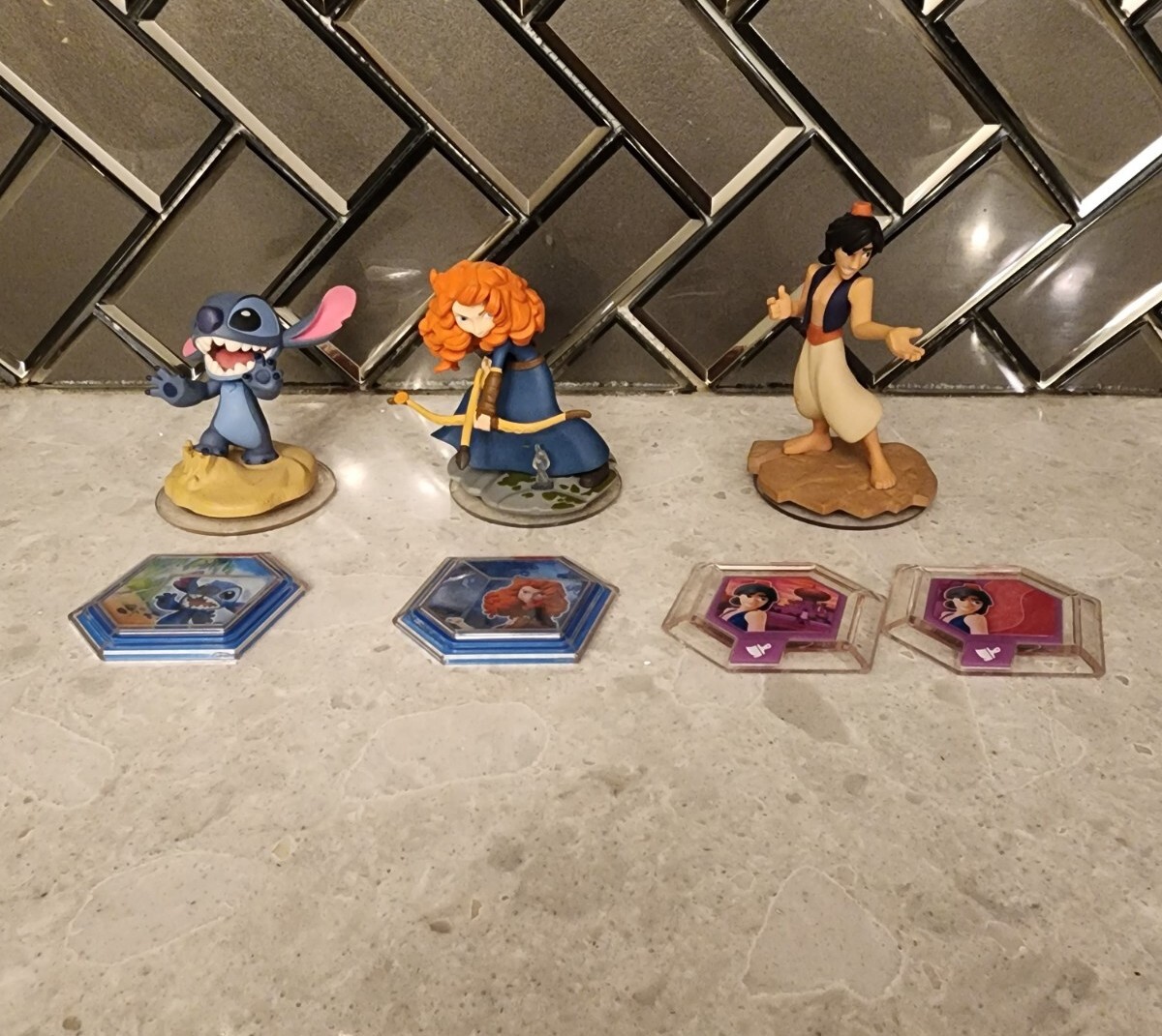 LOT OF 7 Pieces – Disney Infinity Figures Stitch & Merida Brave & Aladdin 2.0