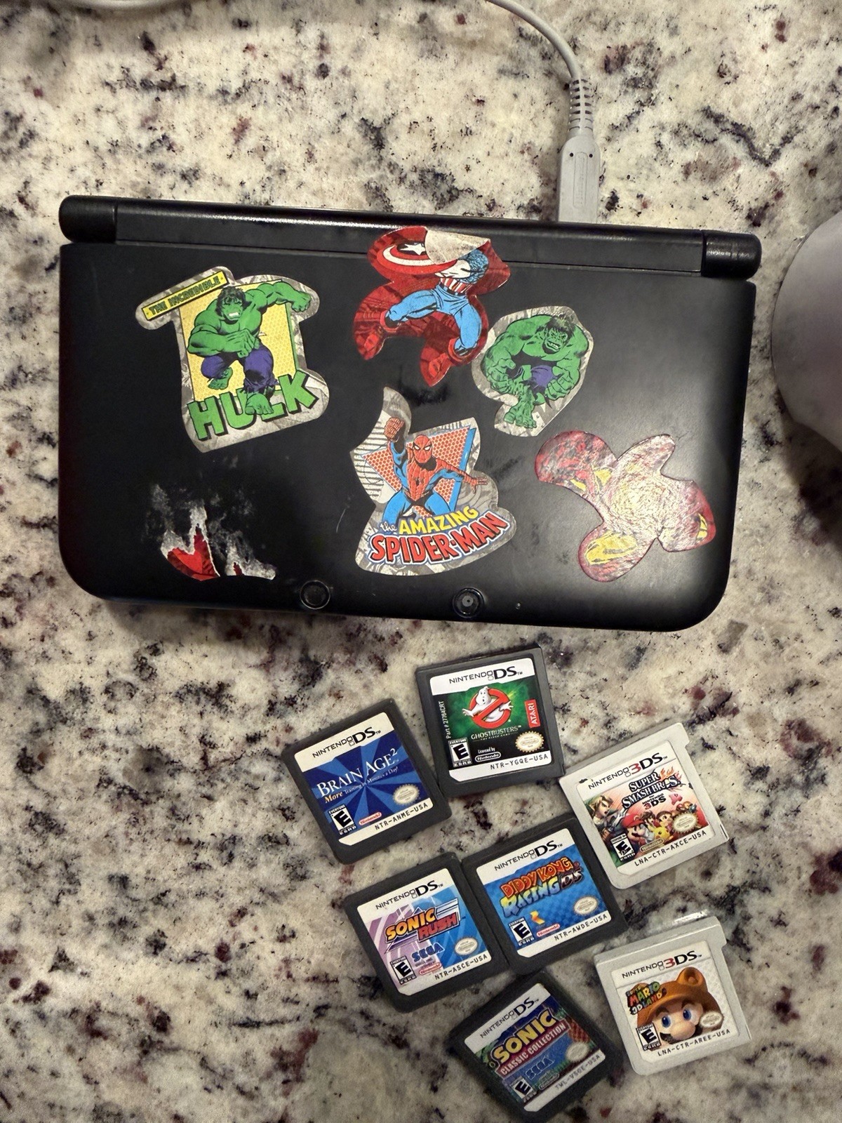 Nintendo 3DS XL Console Bundle w/ Charger & DS/3DS Games Lot NTSC-U/C