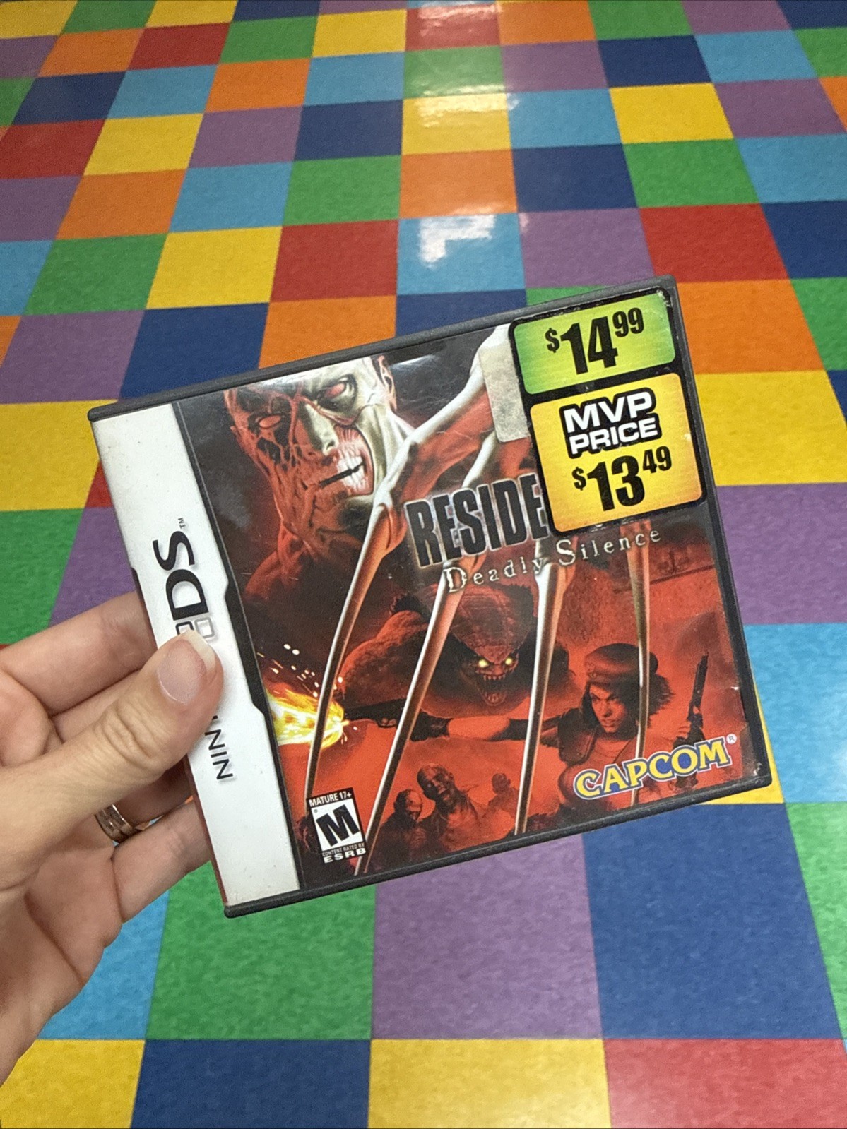 Resident Evil: Deadly Silence (Nintendo DS, 2006) BOX & MANUAL ONLY