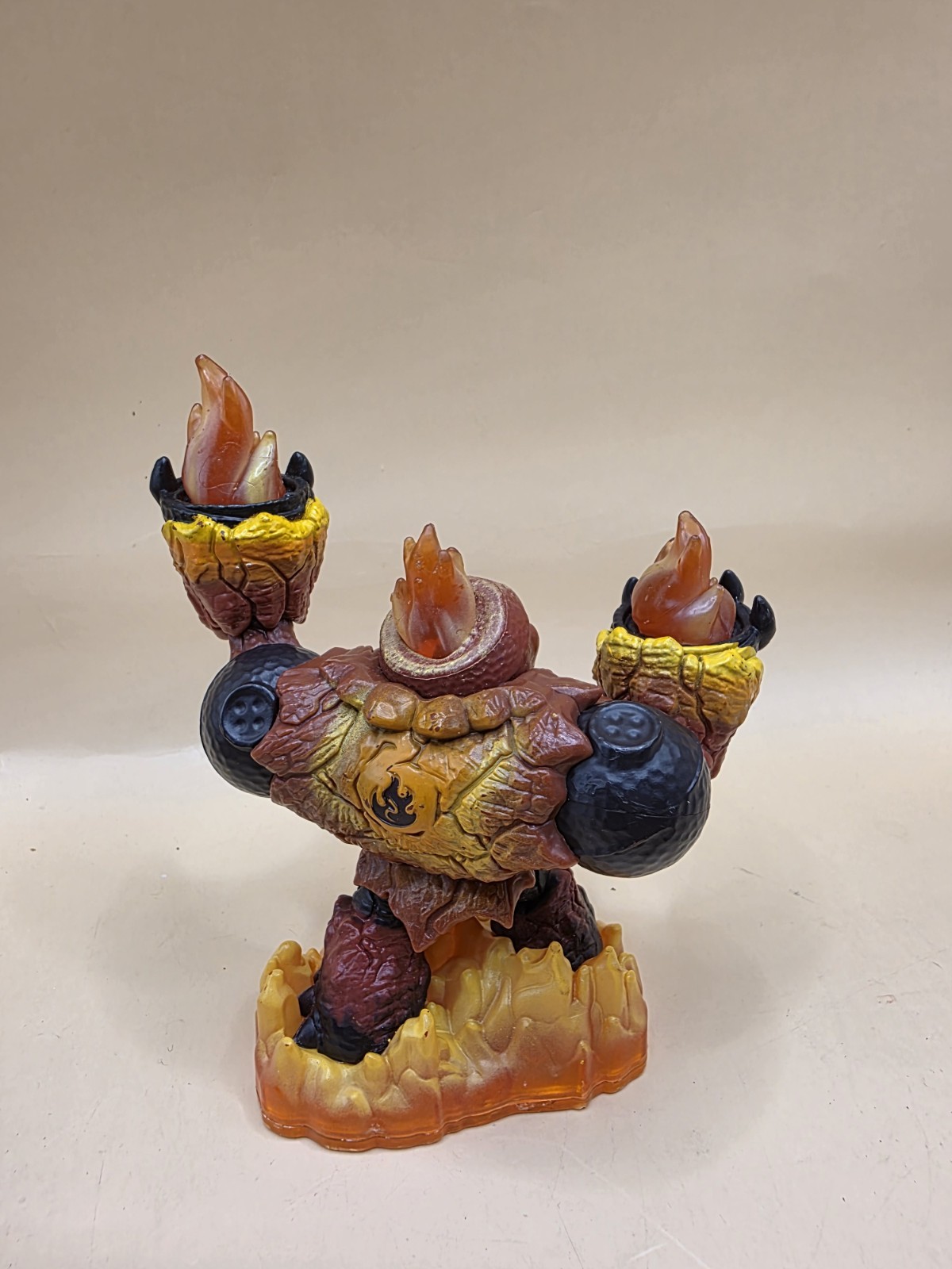 Skylanders Giants Figure Lot of 4 – Bouncer, Hot Head, Hot Dog, Bash Series