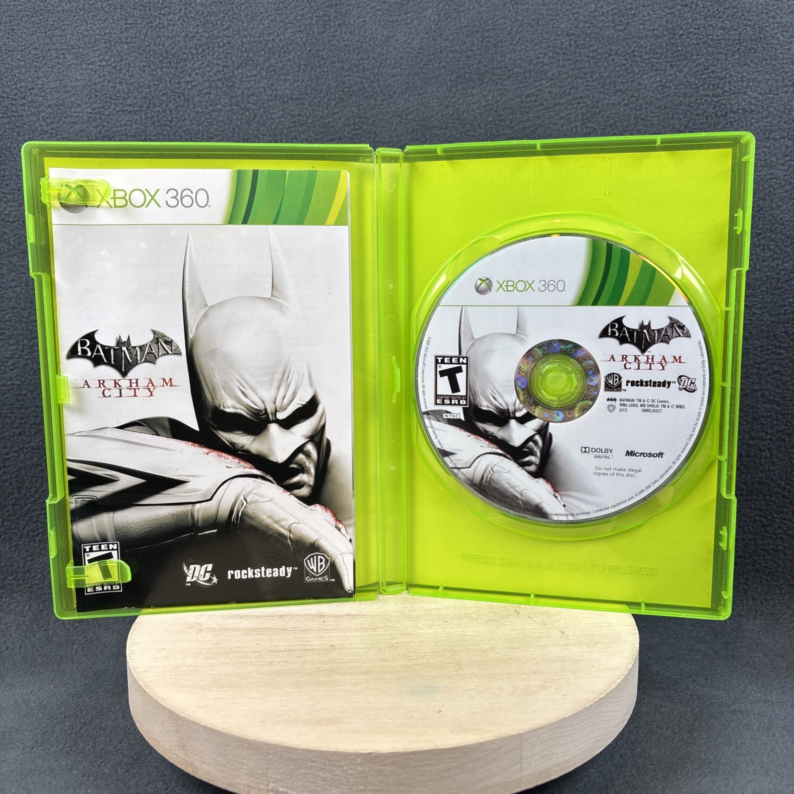 XBOX 360 – Batman Arkham City – Complete, DMG Art – Refurbished, Very Good