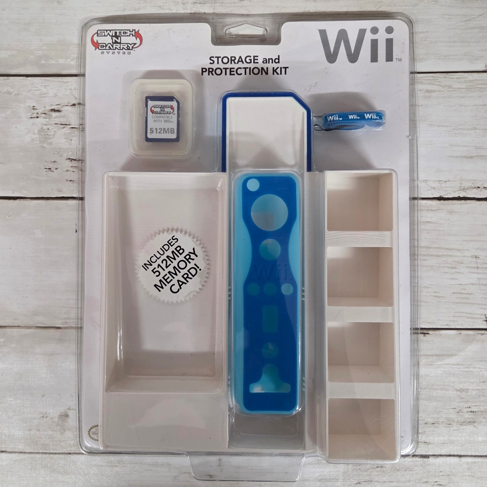 Switch N Carry Storage and Protection Kit Wii White Blue 512MB Memory Card NIB