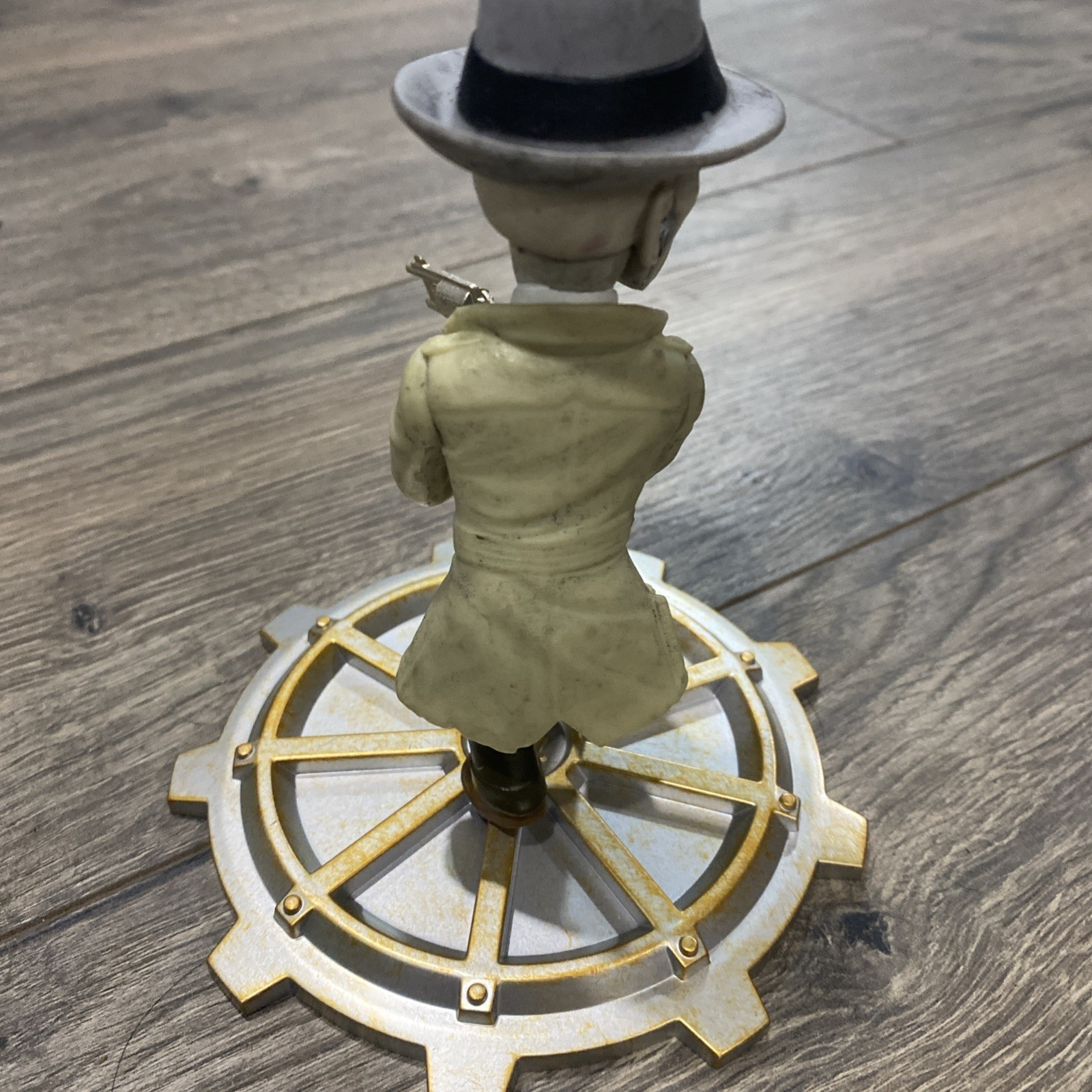 Fallout Crate Nick Valentine Loot Crate Figure Screen Shots