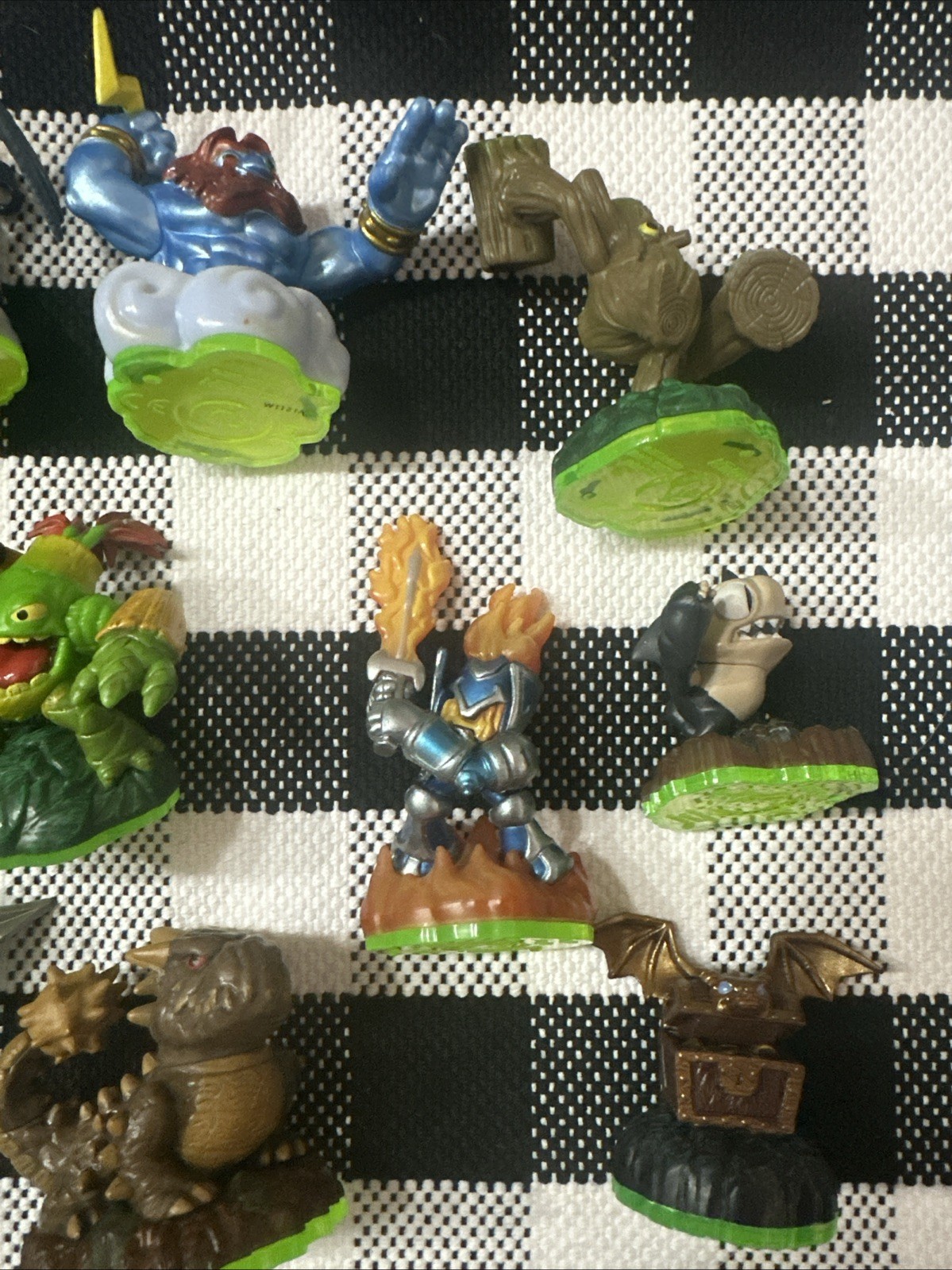 MASSIVE Skylander Lot with Cards Great Condition
