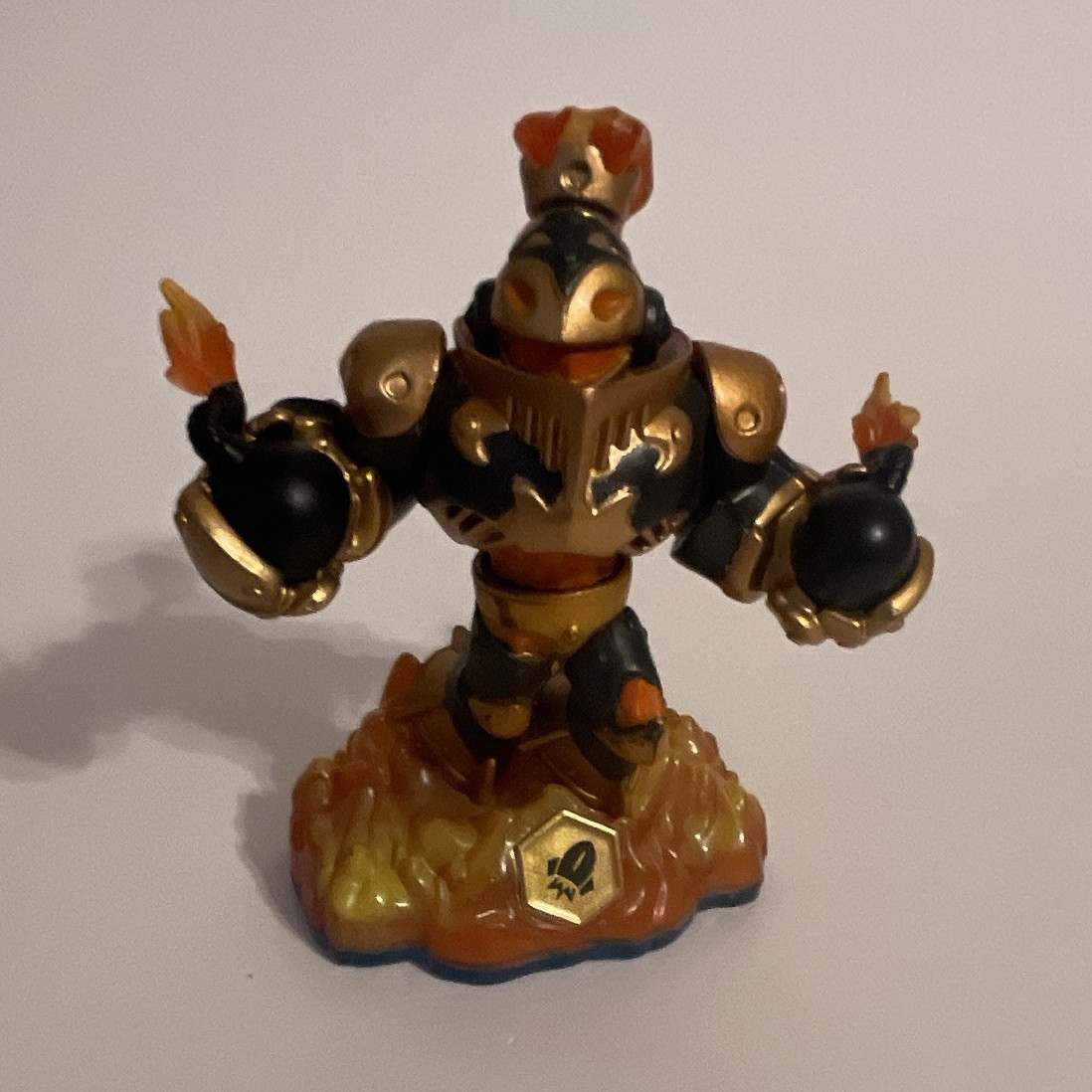Skylanders Ignitor Character Figure Black & Gold on Base MPN 85231884