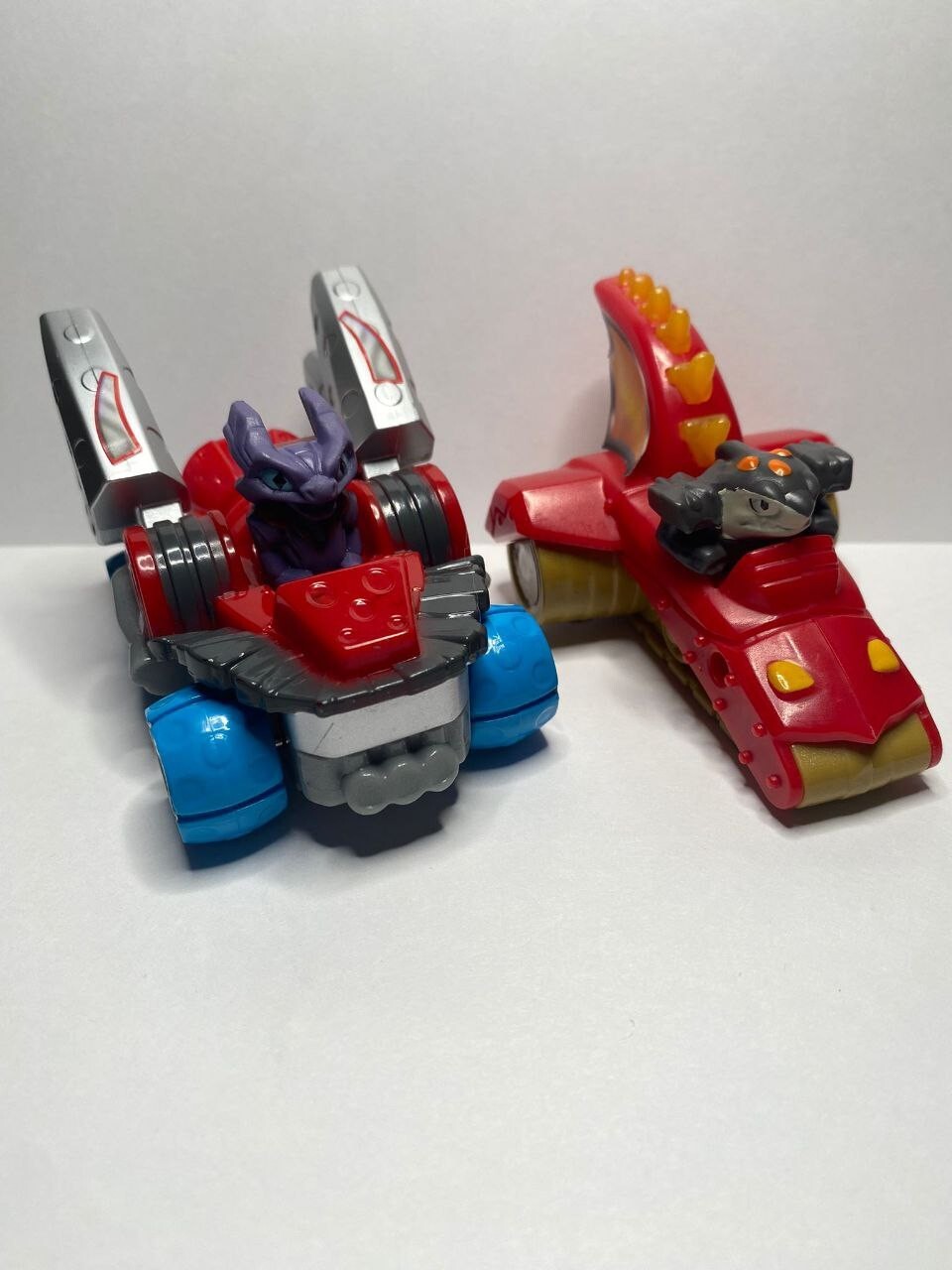2 McDonald’s 2016 Activision Skylanders Superchargers Spitfire And Terrafin Toys