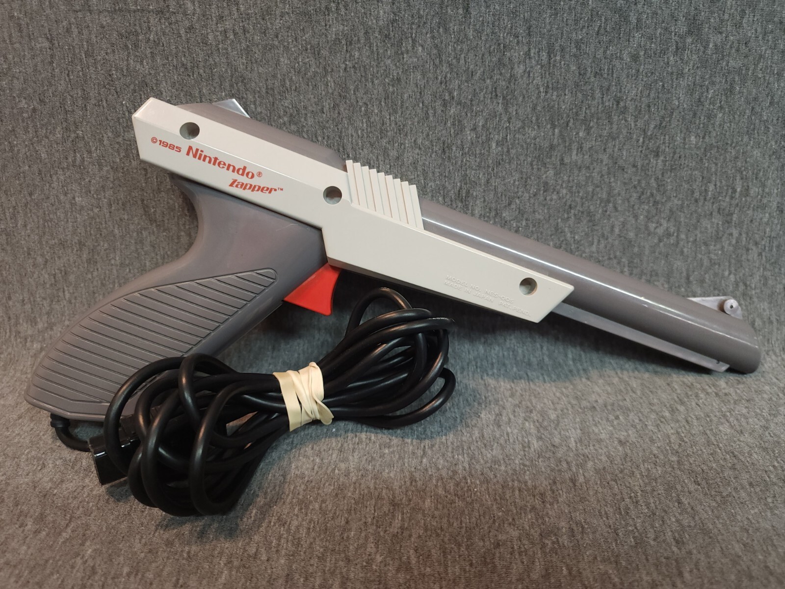 Duck Hunt NES Nintendo Entertainment 5-Screw, Unpunched Black Box!!READ