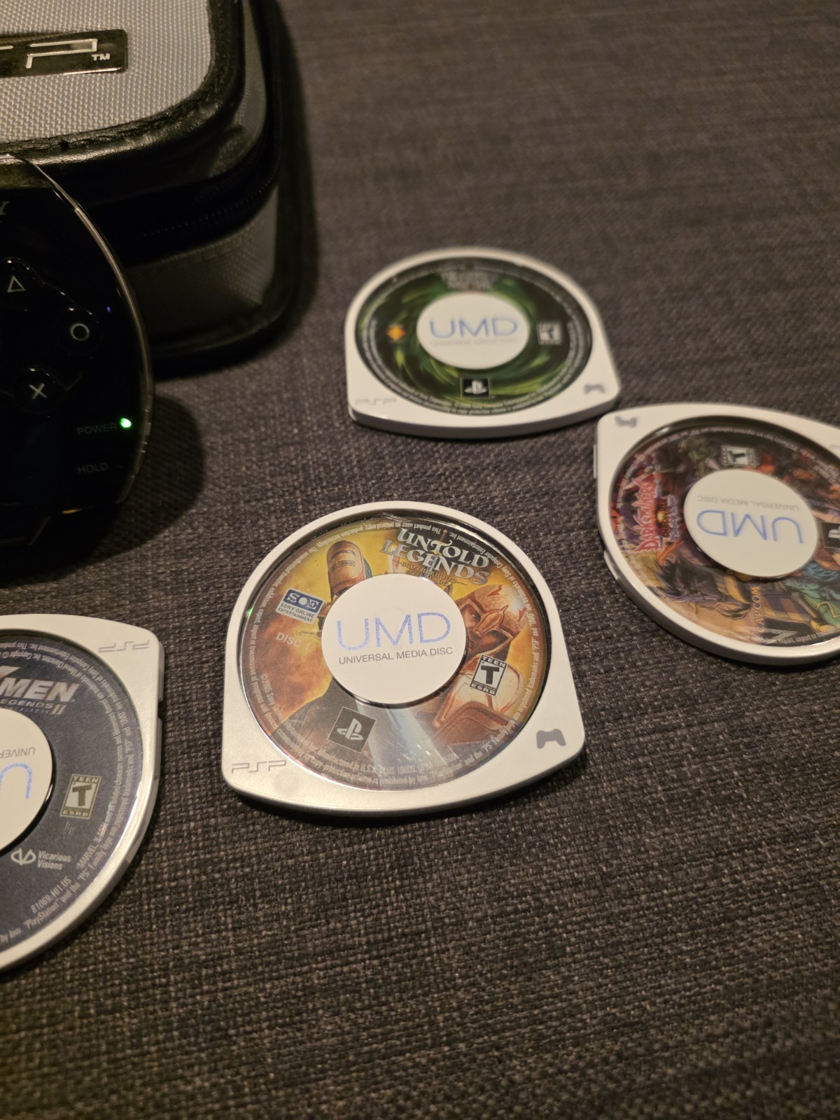 Sony PSP-1001 Black, Oem Charger, 5 Games – Darkstalkers, Xmen, Twisted Metal